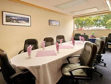 Ramada By Wyndham Portland Airport Hotel 3*,