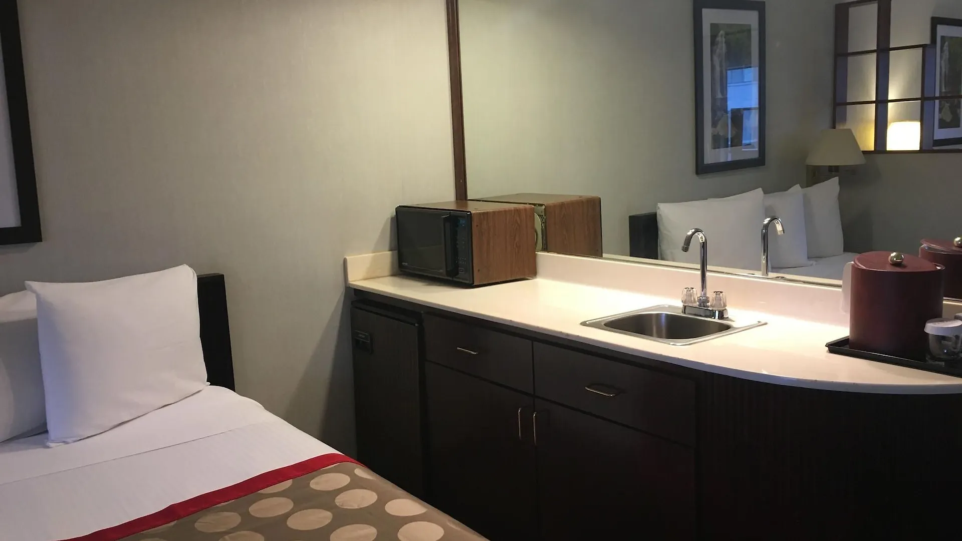 Ramada By Wyndham Portland Airport Hotel