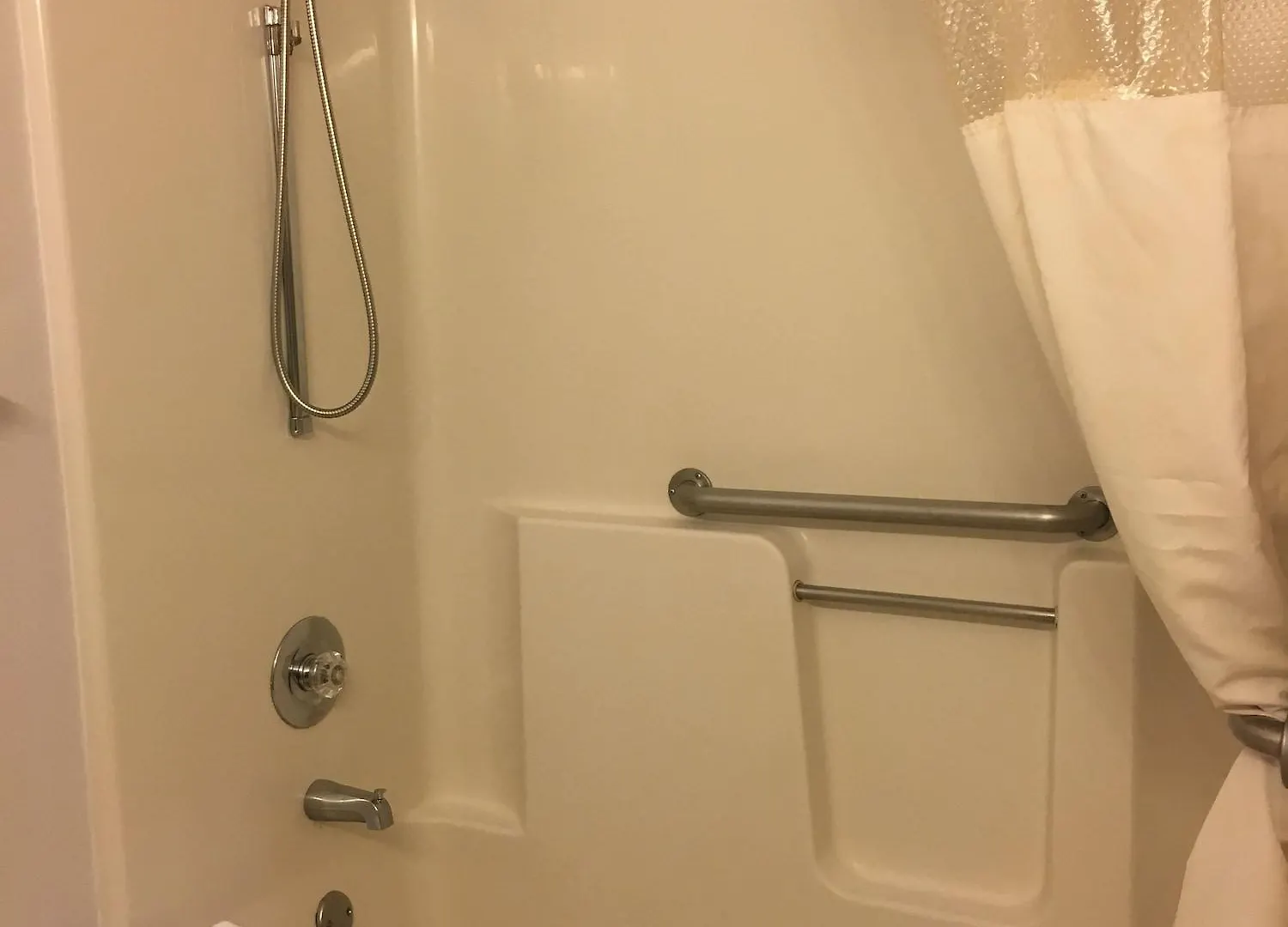Ramada By Wyndham Portland Airport Hotel