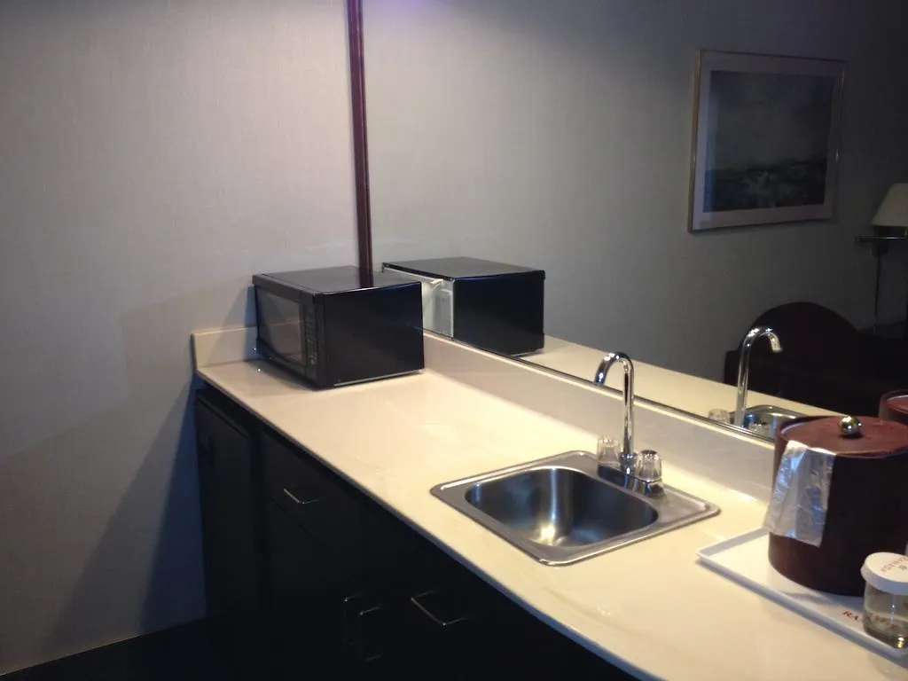 Ramada By Wyndham Portland Airport Hotel