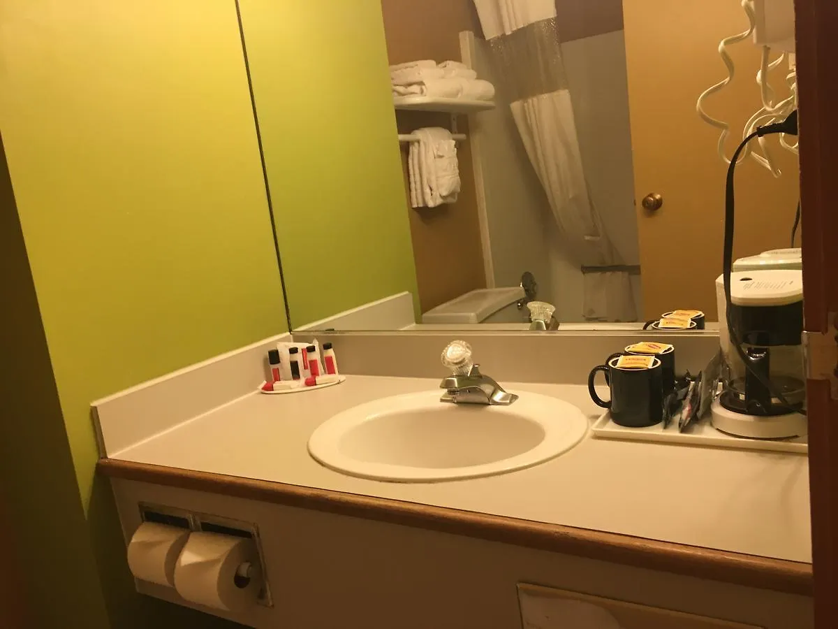 Ramada By Wyndham Portland Airport Hotel