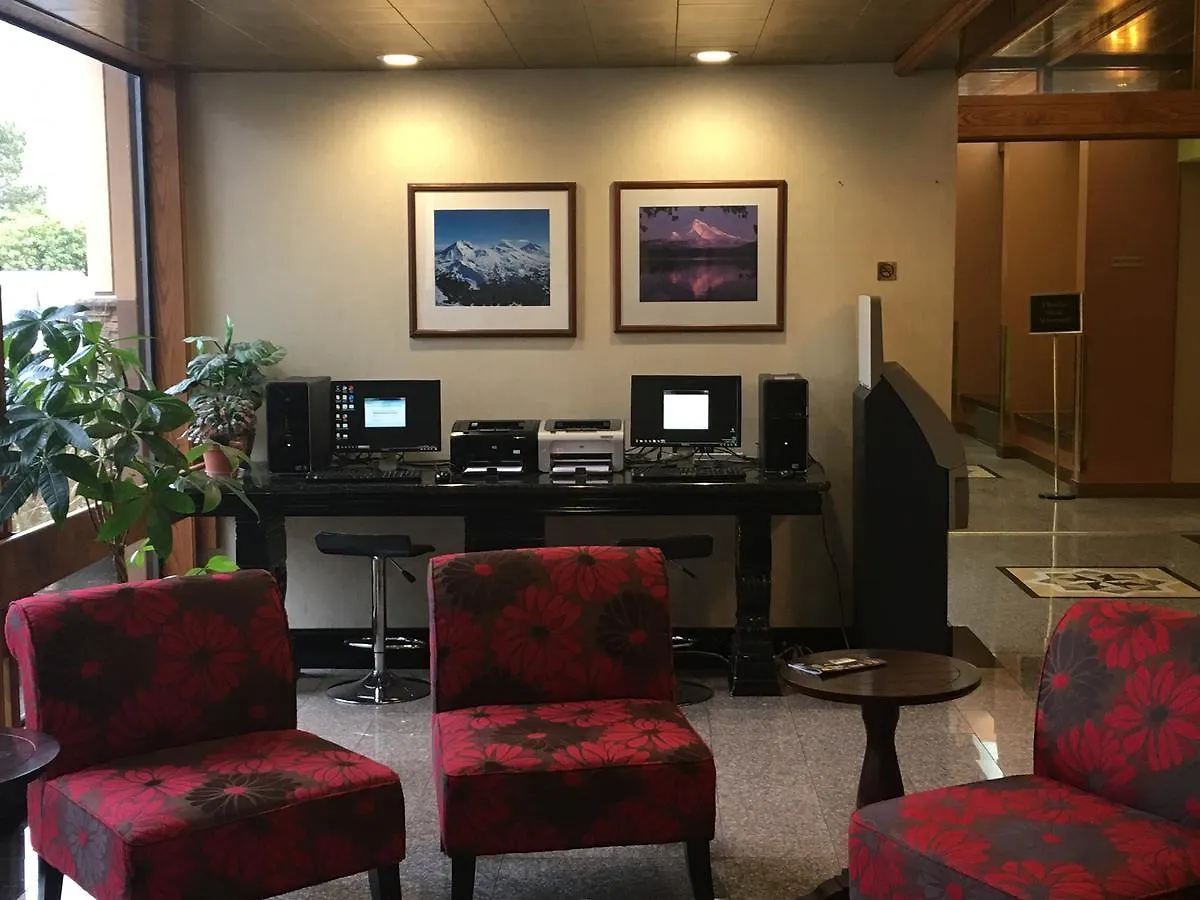 Ramada By Wyndham Portland Airport Hotel
