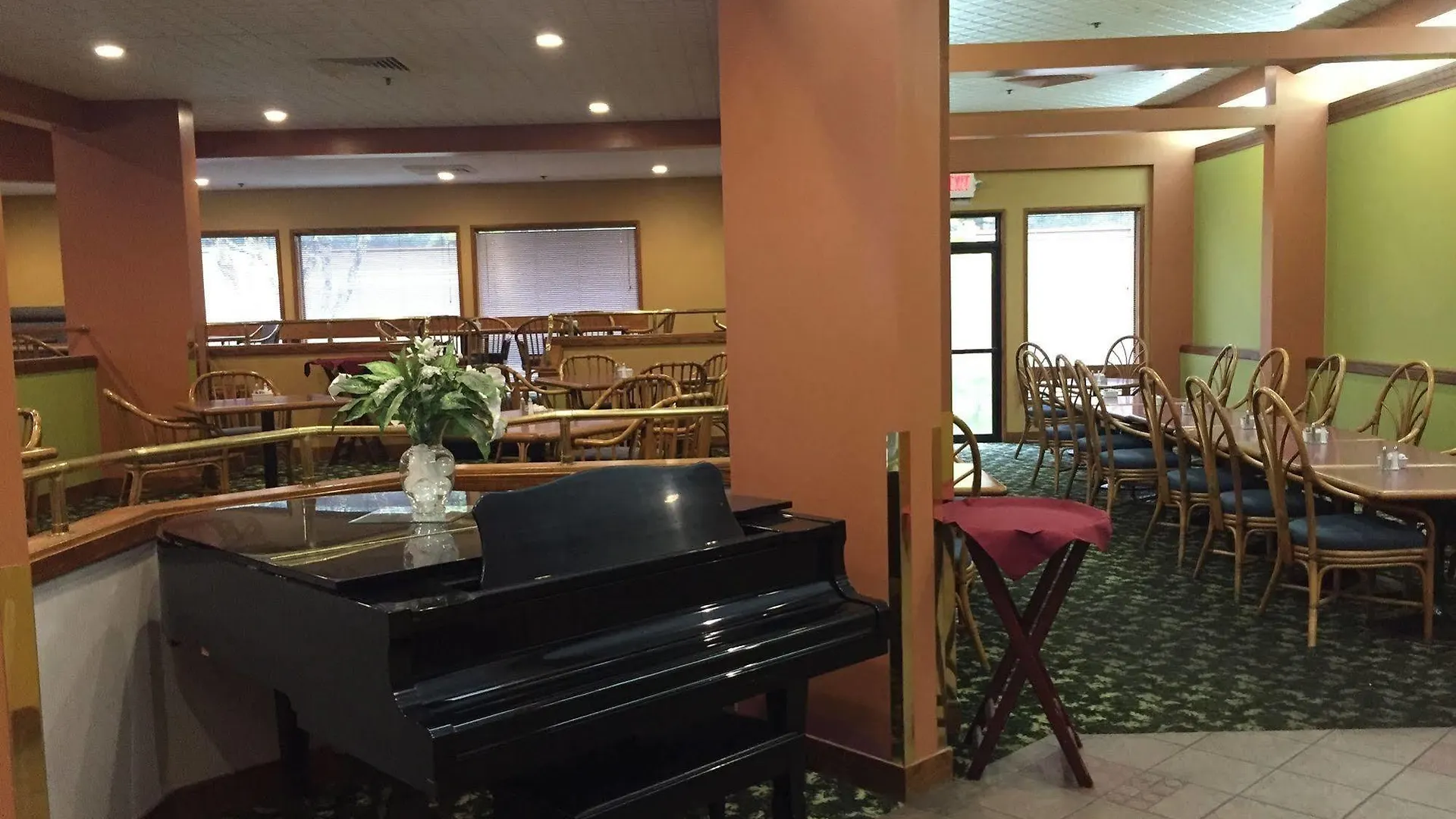 Ramada By Wyndham Portland Airport Hotel