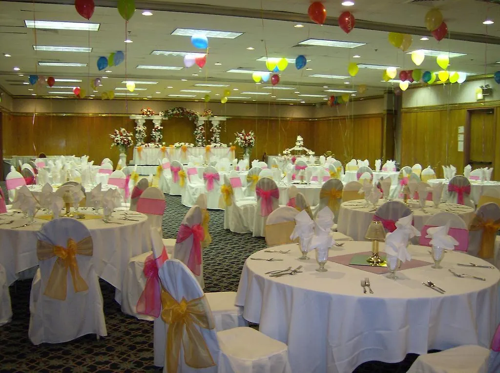 Ramada By Wyndham Portland Airport Hotel