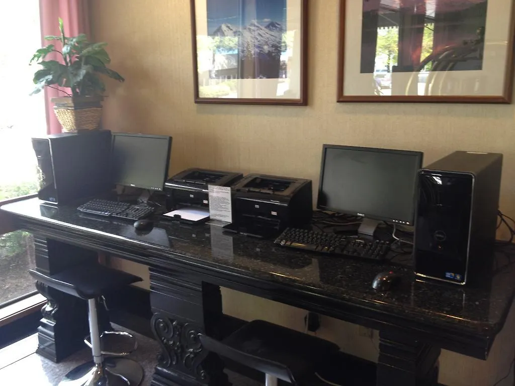 Ramada By Wyndham Portland Airport Hotel